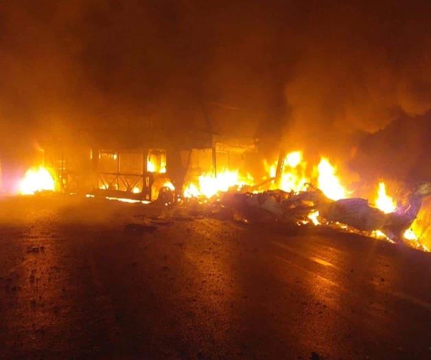 ¡Encontronazo! deja 4 muertos calcinados y 17 heridos 