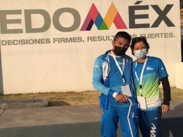 Logra primeros lugares en lanzamiento de bala y jabalina Logra primeros lugares en lanzamiento de bala y jabalina