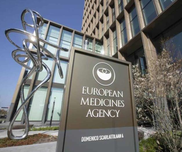 UE aprueba vacuna de la estadounidense Novavax contra COVID