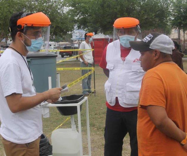 Brindan voluntarios atención a migrantes Brindan voluntarios atención a migrantes