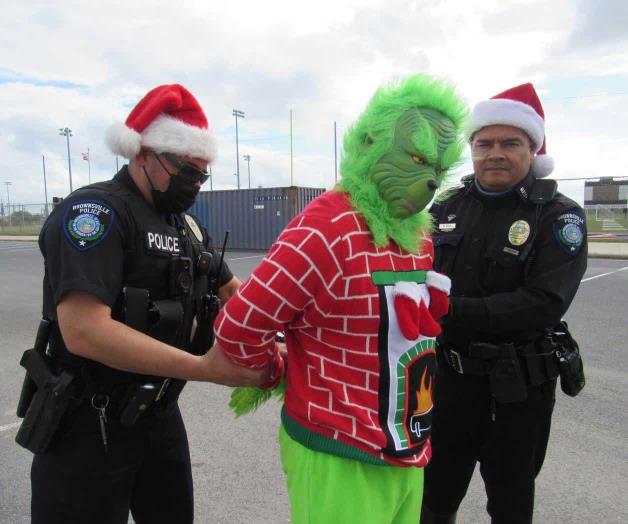 Tras las rejas, Grinch de la ciudad de Brownsville