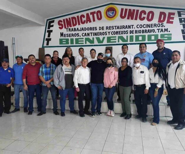 Entrega Ayuntamiento apoyos a los meseros