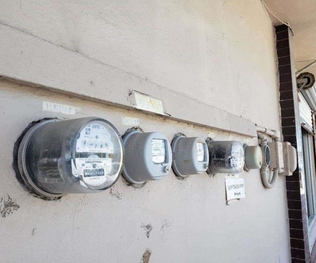 Roban medidores de CFE