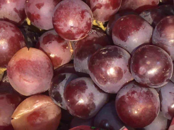 ¡A celebrar el fin de año sin uvas!; están carísimas ¡A celebrar el fin de año sin uvas!; están carísimas