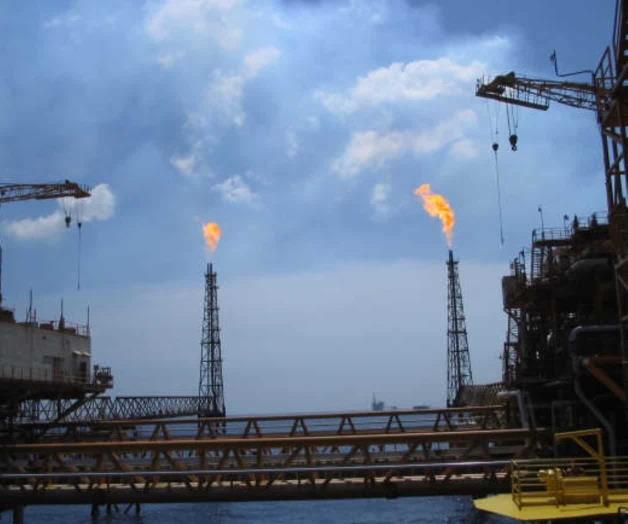 Planea Pemex dejar de exportar crudo en 2023