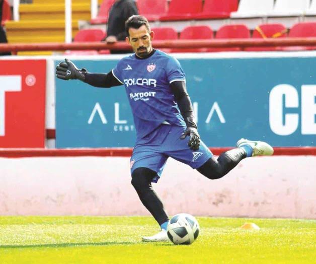 Caen Hernández y los Rayos ante Chivas