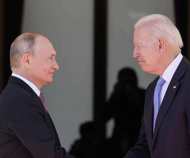 Reitera Joe Biden a Putin que no tolerará invasión