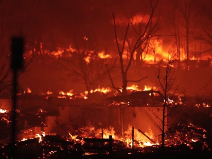 Incendios en Colorado arrasan cientos de viviendas Incendios en Colorado arrasan cientos de viviendas