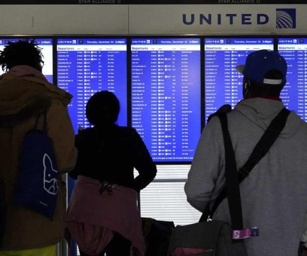 EEUU: Cancelaciones de vuelos frustran planes de fin de año
