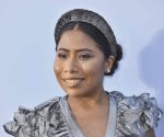 Impacta Yalitza Aparicio con cuerpazo en atrevido bikini (VIDEO)