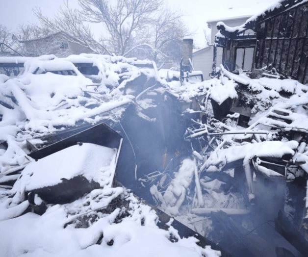 Funcionarios investigan la causa del incendio masivo de Colorado; 3 desaparecidos