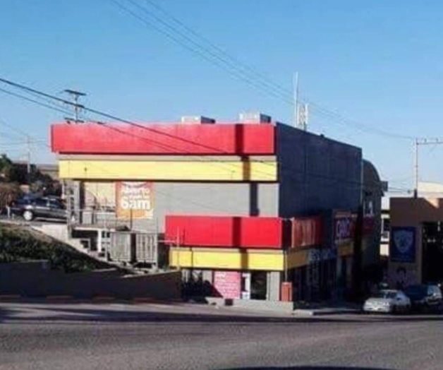 Sorprende en redes sociales la existencia de un Oxxo arriba de otro en Tijuana