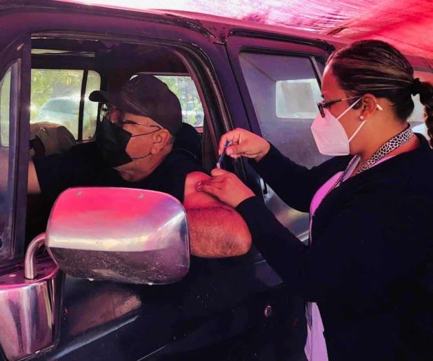 Conmemoran su día, vacunando