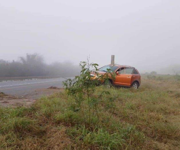 Deja encontronazo la intensa neblina