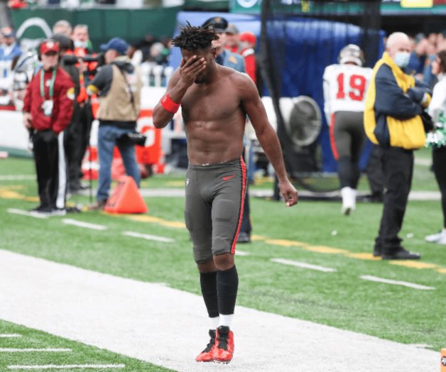 Cortan los ‘Bucs’ a Brown