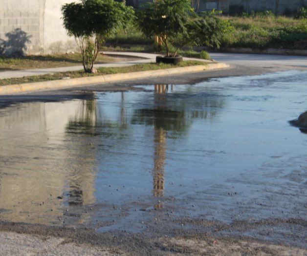 Reclaman solución en Los Almendros