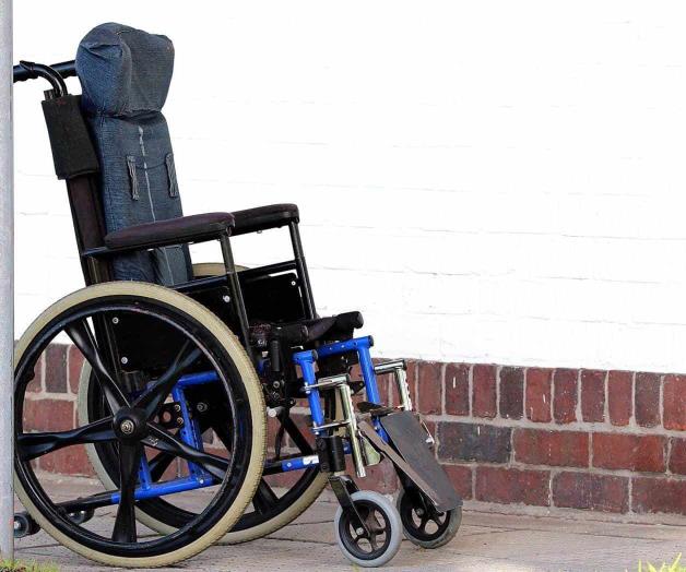 Actualiza reglas para accesos de personas con discapacidad