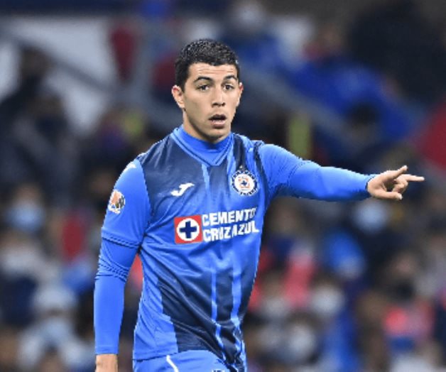 Erik Lira se olvida de Pumas