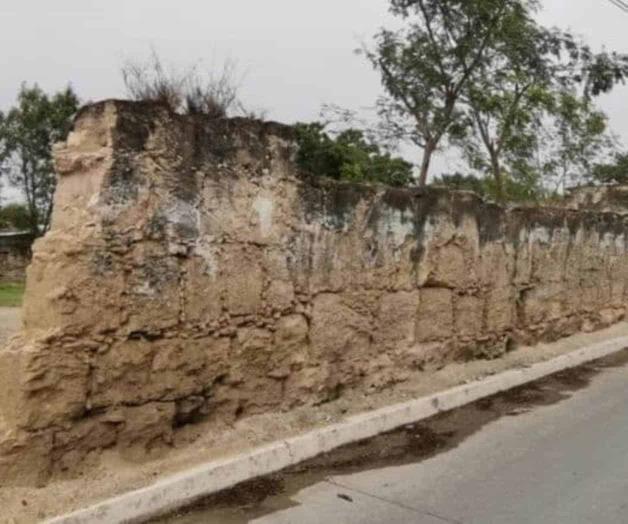 Censan edificios y bardas a punto de colapsar Censan edificios y bardas a punto de colapsar