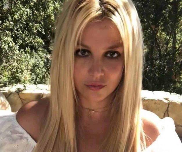 Arremete Britney Spears contra su hermana; la llama escoria