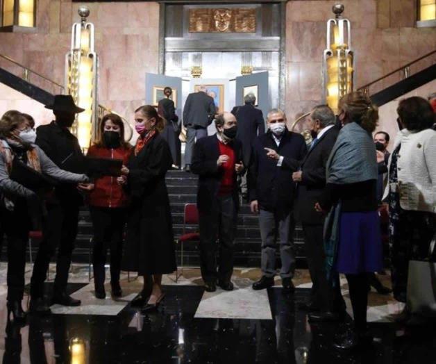 Recibe INBA colecciones de Pellicer