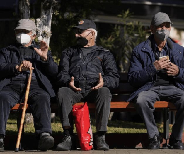 Grecia impone multas mensuales a mayores de 60 sin vacunar Grecia impone multas mensuales a mayores de 60 sin vacunar