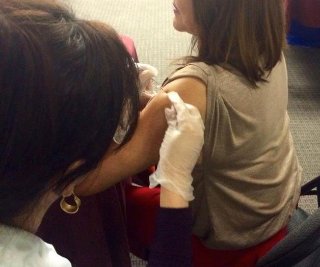 Cualquiera que se vacune recibirá premio en dólares Cualquiera que se vacune recibirá premio en dólares