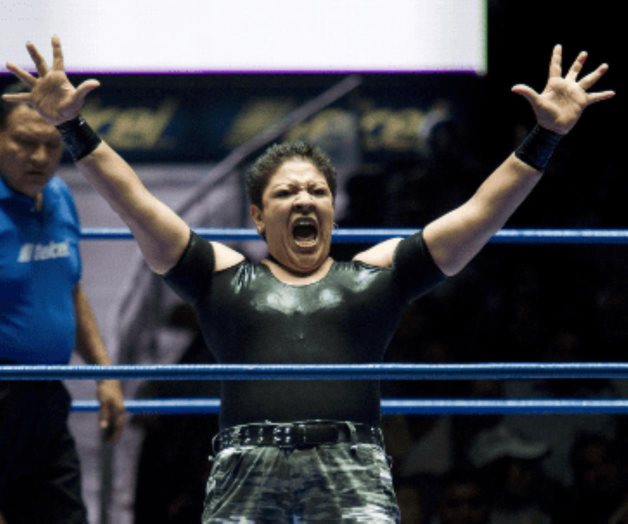 La Comandante le mete duro al gimnasio