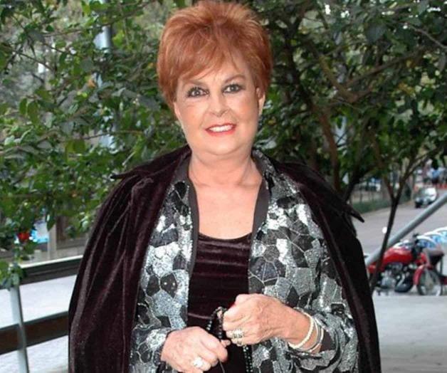 Talina Fernández disfruta de su novio a sus 77 años de edad