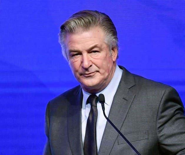 Demandan a Alec Baldwin por difamación 