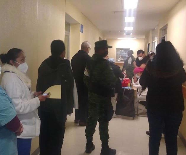 Ómicron más contagiosa pero menos grave: Salud