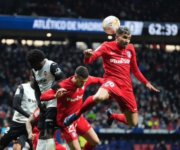 Despierta el Atlético y supera a Valencia