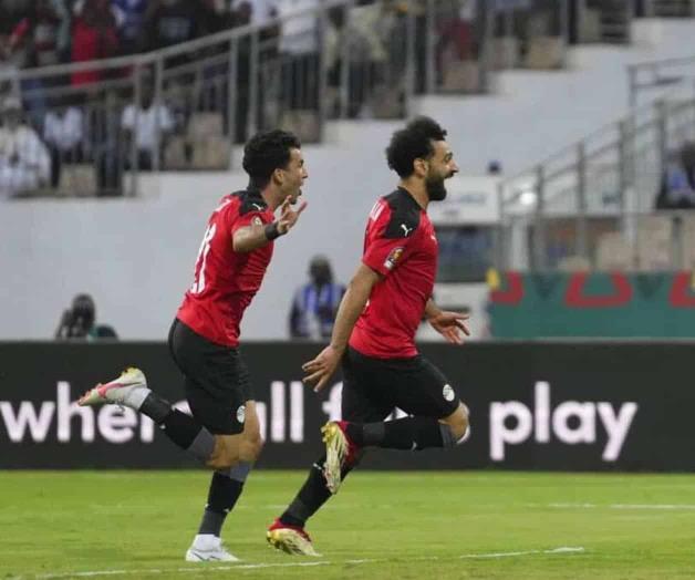 Salah brilla y Egipto avanza a semis en Copa Africana