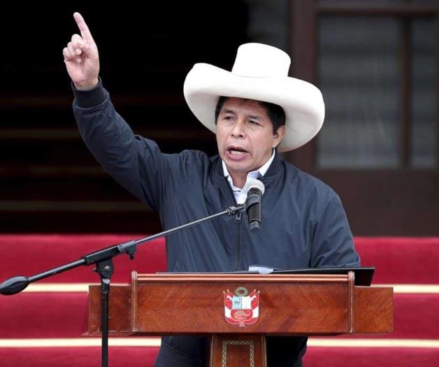 Presidente de Perú anuncia renovación gabinete ministerial