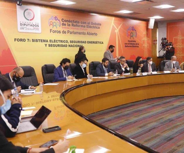 Evade la CFE debate técnico