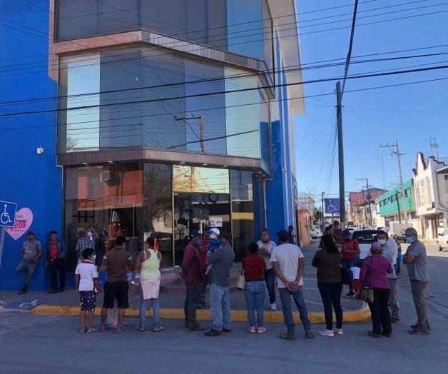 Se manifiestan recolectores de basura; denuncian irregularidades