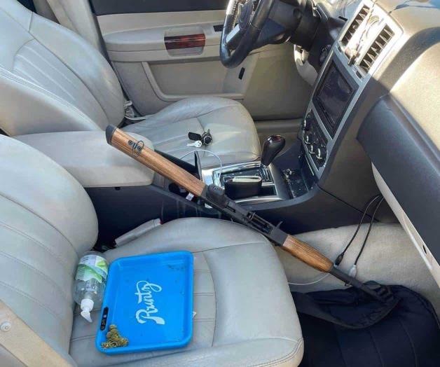 Cae un sospechoso con mariguana y una AK-47