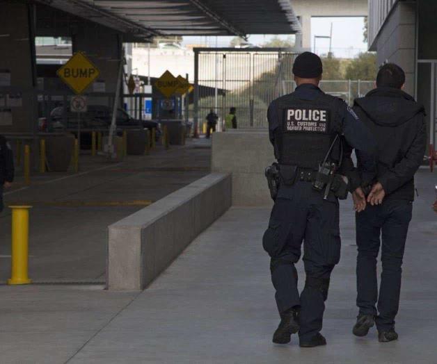 Detienen a depredadores al ingresar a suelo texano