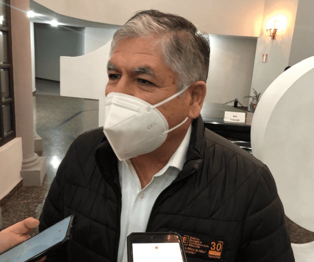 Acuden a vacunarse cerca de 4 mil maestros