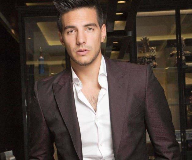 Vadhir Derbez firma contrato  con Pantaya