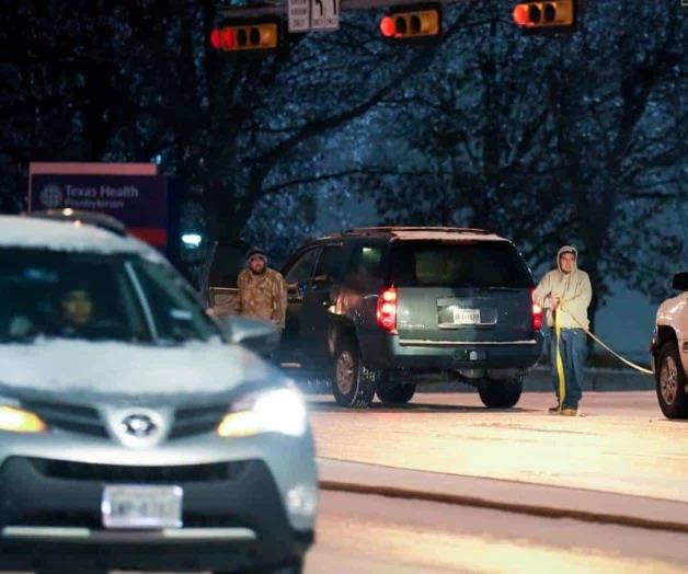 Pasa tormenta invernal sin colapsar red eléctrica