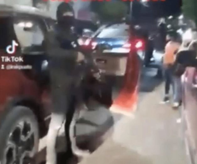 Grupo de élite del CJNG se pasea por las calles de Aldama, Irapuato (Video) Grupo de élite del CJNG se pasea por las calles de Aldama, Irapuato (Video)