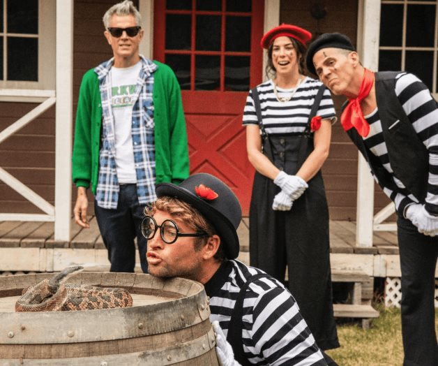 ‘Jackass Forever’ encabeza las taquillas