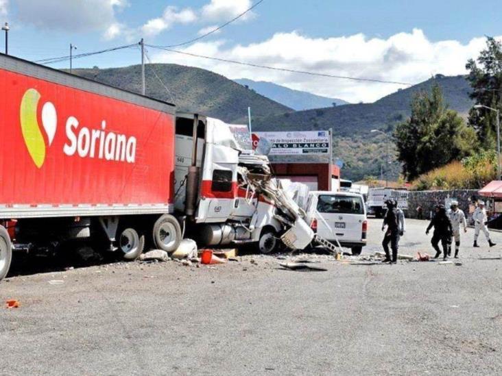 Perdona Alcaldesa de Acapulco a tráiler: iba solo Perdona Alcaldesa de Acapulco a tráiler: iba solo