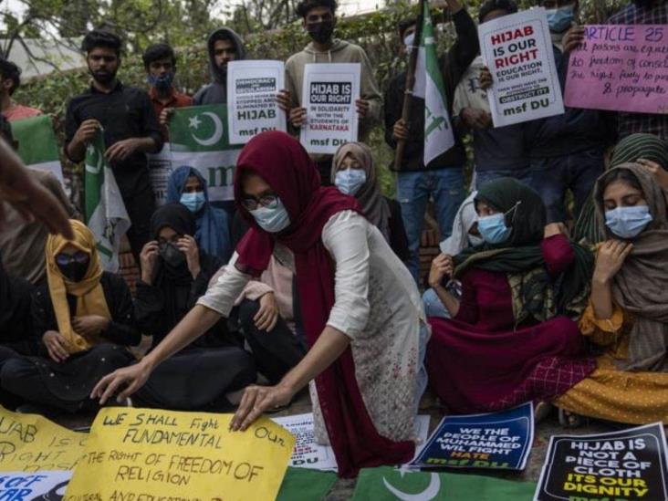 En India algunas estudiantes con hiyab no pueden ir a clases En India algunas estudiantes con hiyab no pueden ir a clases
