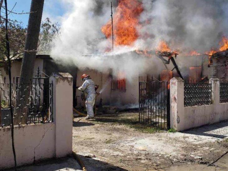 Se incendia casa, dueño muere de la impresión Se incendia casa, dueño muere de la impresión