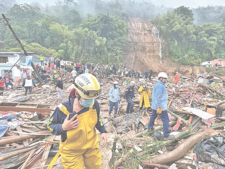 Deslizamiento de tierra; mueren 14 Deslizamiento de tierra; mueren 14