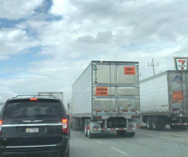 Regresan largas filas al puente Reynosa-Pharr