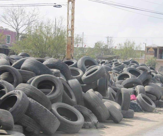 Tiradero de llantas contamina familias