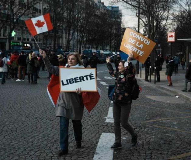 Policía frena entrada de manifestantes anticovid a París